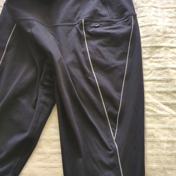 PINK by Victoria's Secret Women's Black Sports Leggings - Picture 5 of 7